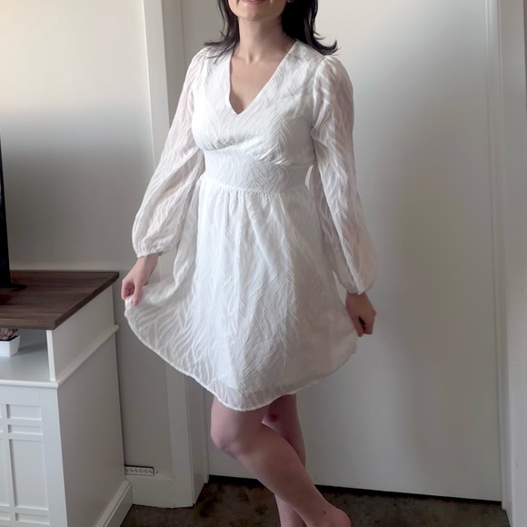 Printed Jacard lantern sleeve little white Dress - Picture 10 of 11